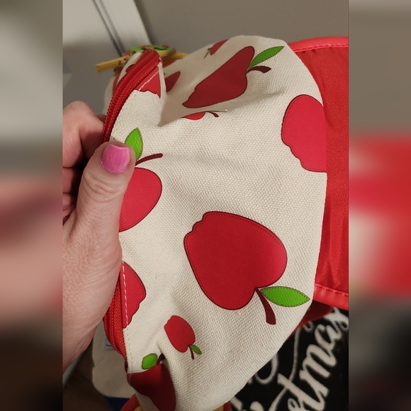 Disney ILY 4ever Snow White Apple Mini Backpack 12.5" X 9.5" X 4.5" - Picture 9 of 11